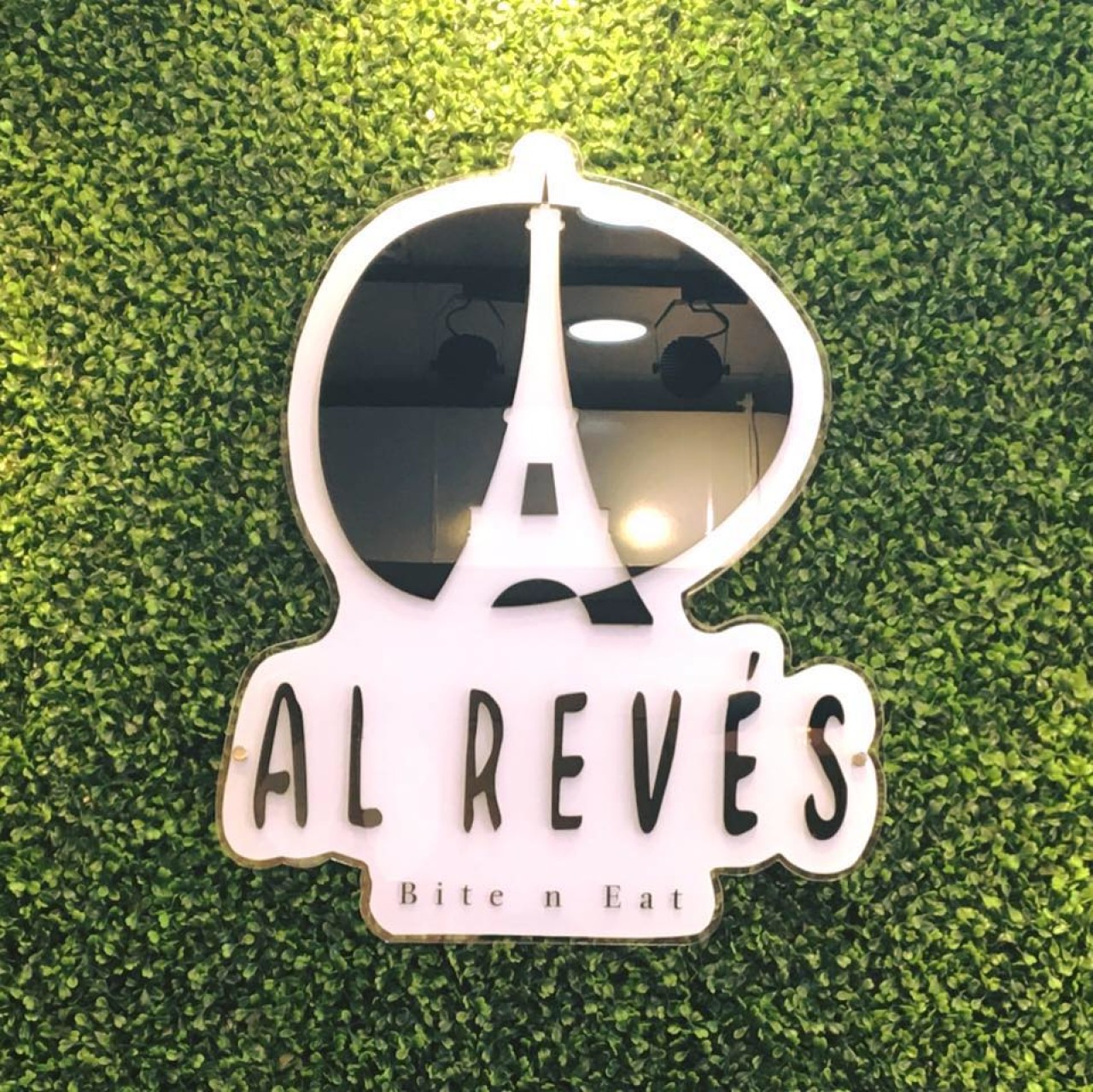 Al revés